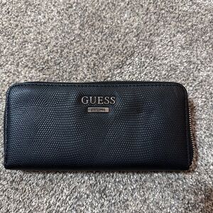 guess wallet
